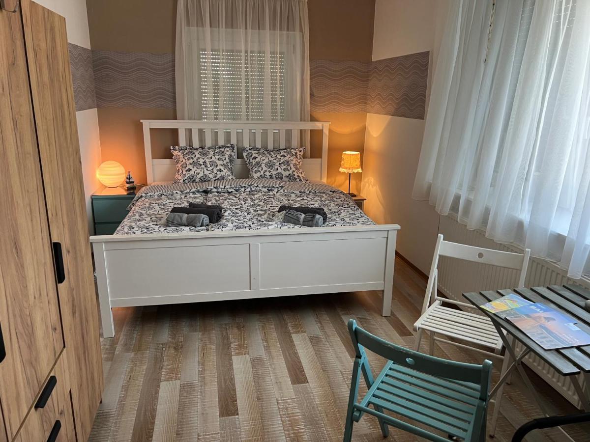 Szarkafeszek Hotell Keszthely Exteriör bild