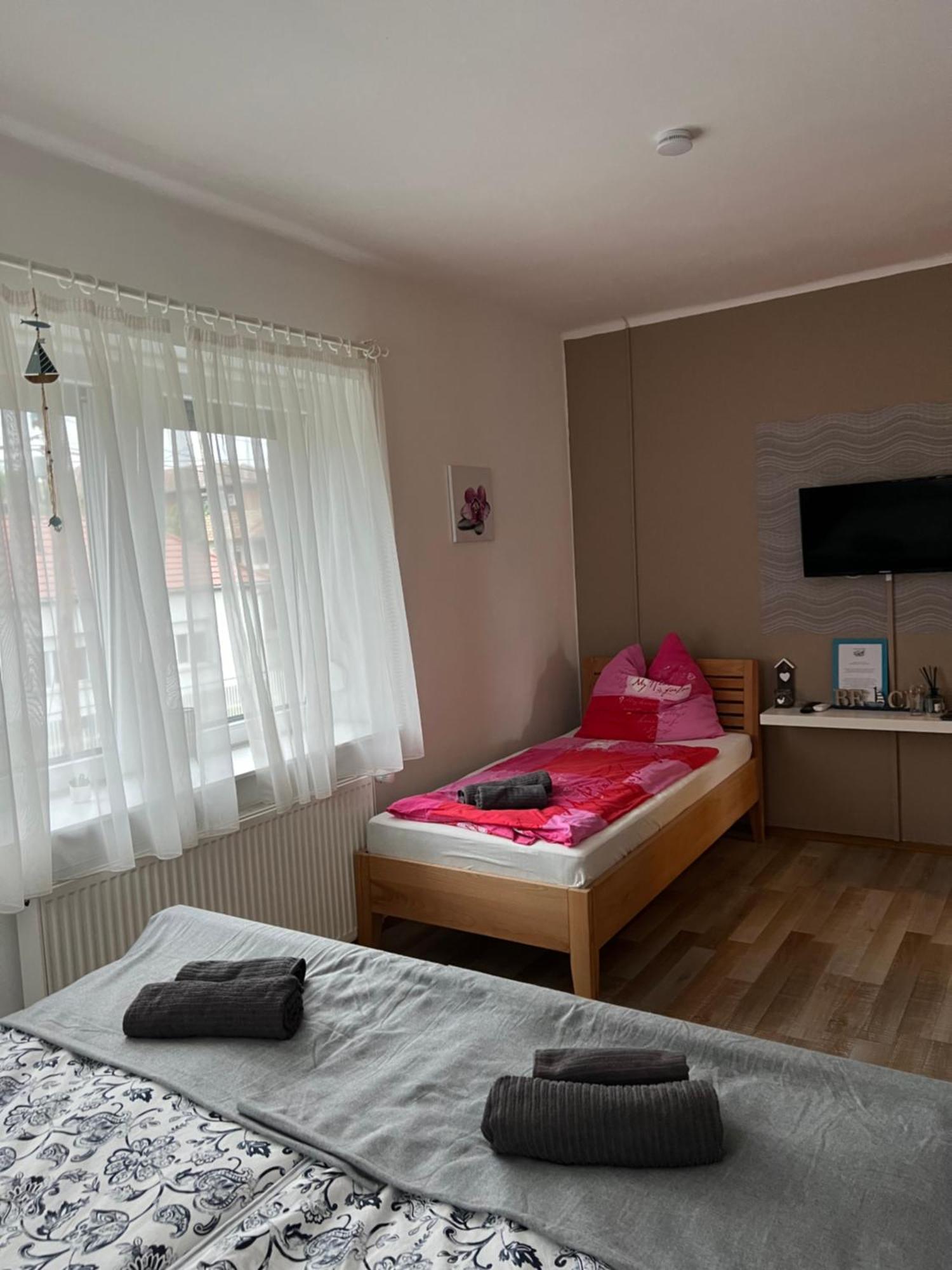 Szarkafeszek Hotell Keszthely Exteriör bild