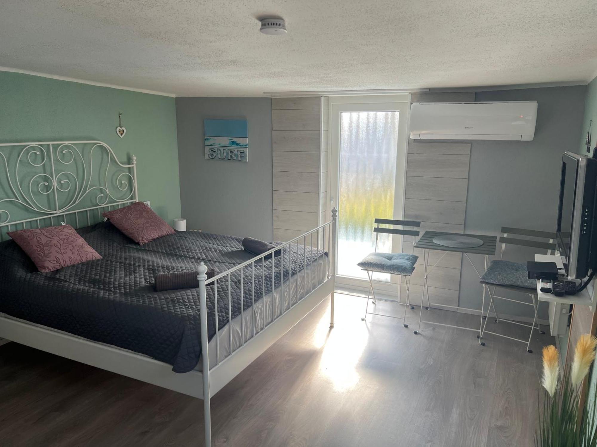 Szarkafeszek Hotell Keszthely Exteriör bild