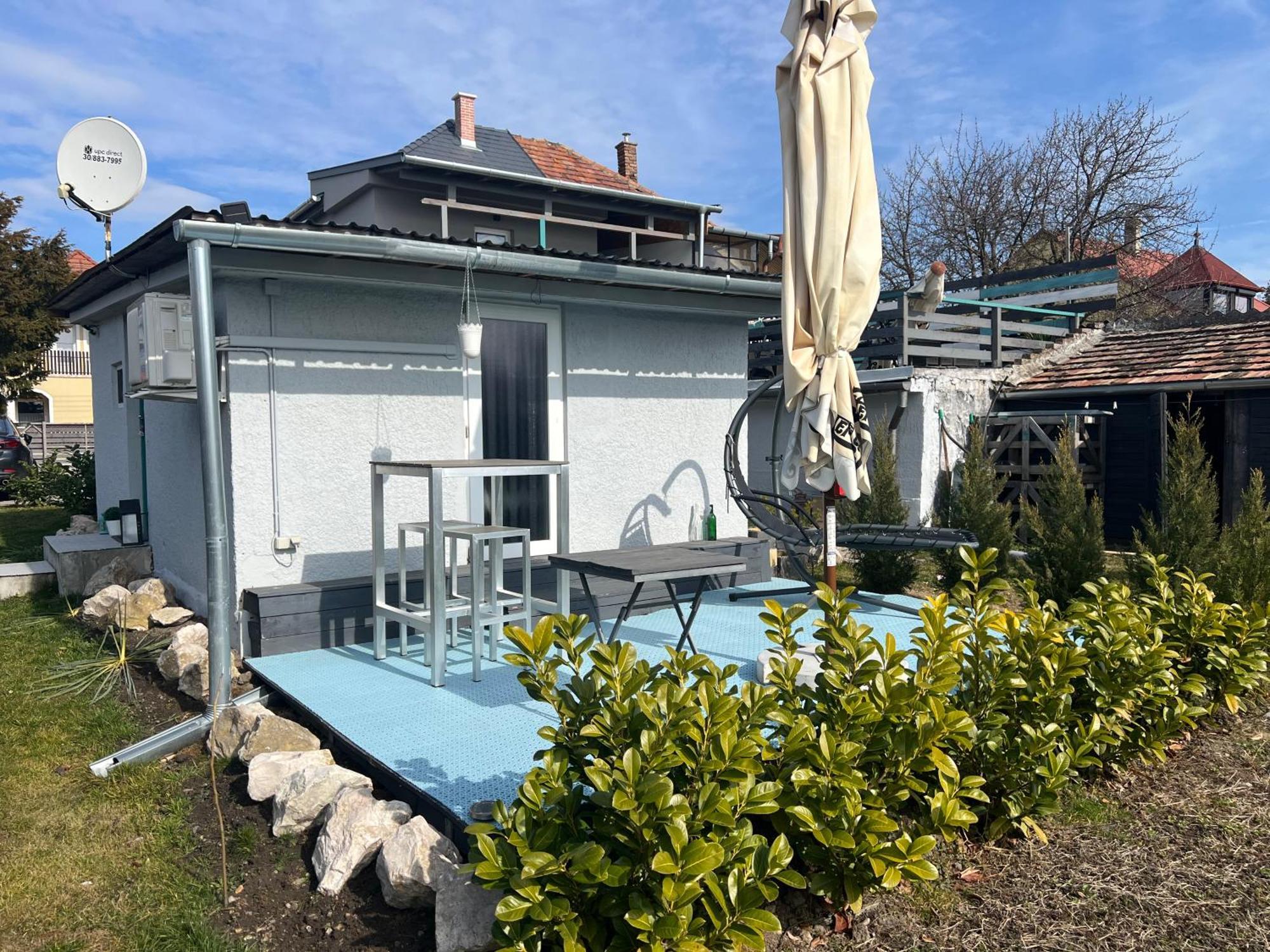 Szarkafeszek Hotell Keszthely Exteriör bild